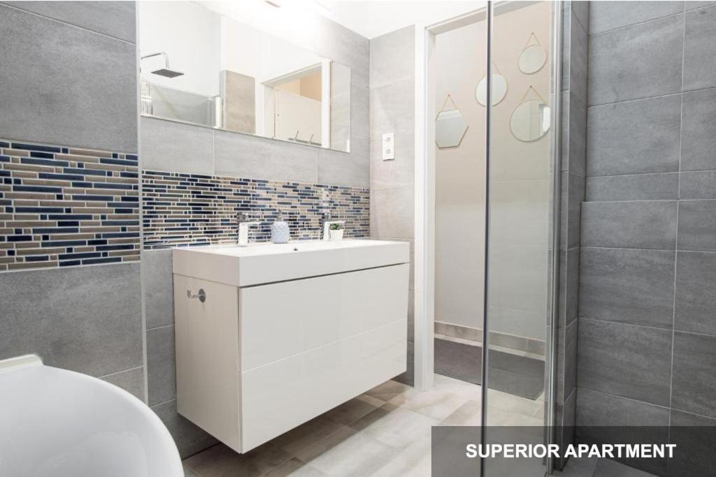 Bpr Agathe Elegant Suite With Parliament View Βουδαπέστη Εξωτερικό φωτογραφία